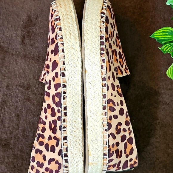 Flat Shoes - Picture 3 of 16